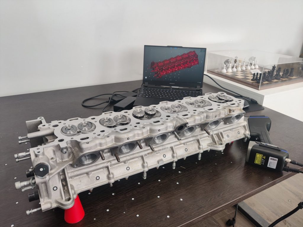 3D-сканирование ГБЦ Ferrari: скан на экране ноутбука