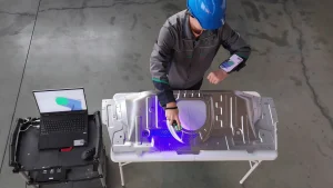 Сканирование штампованной кузовной панели ручным 3D-сканером SIMSCAN S