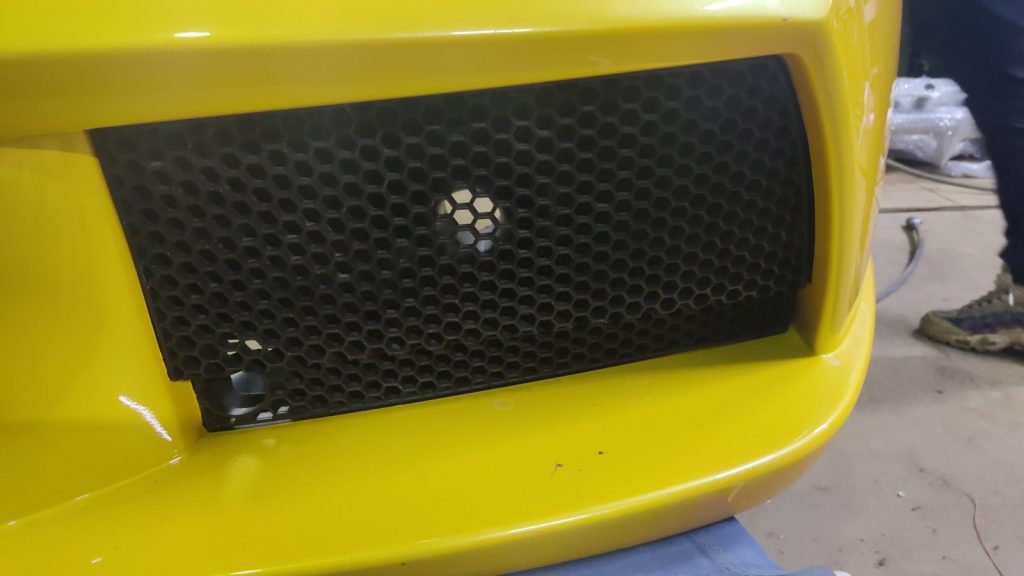 Оригинальная решётка Lamborghini Murcielago на автомобиле